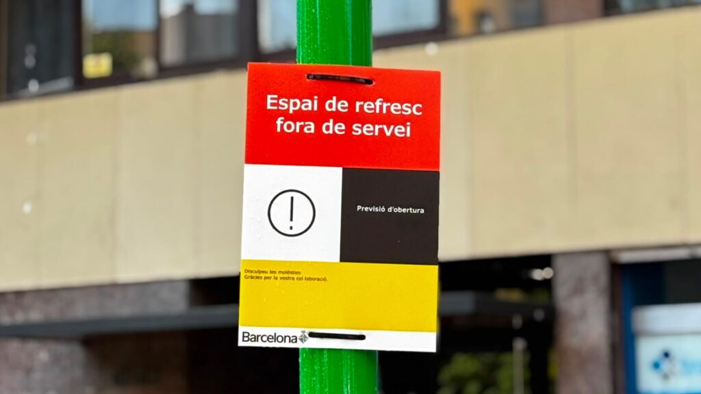 Vandalitzen el nou espai de jocs d'aigua de l'avinguda de Mistral hores després d'inaugurar-se | aigua, calor, infants, jocs, vandalisme