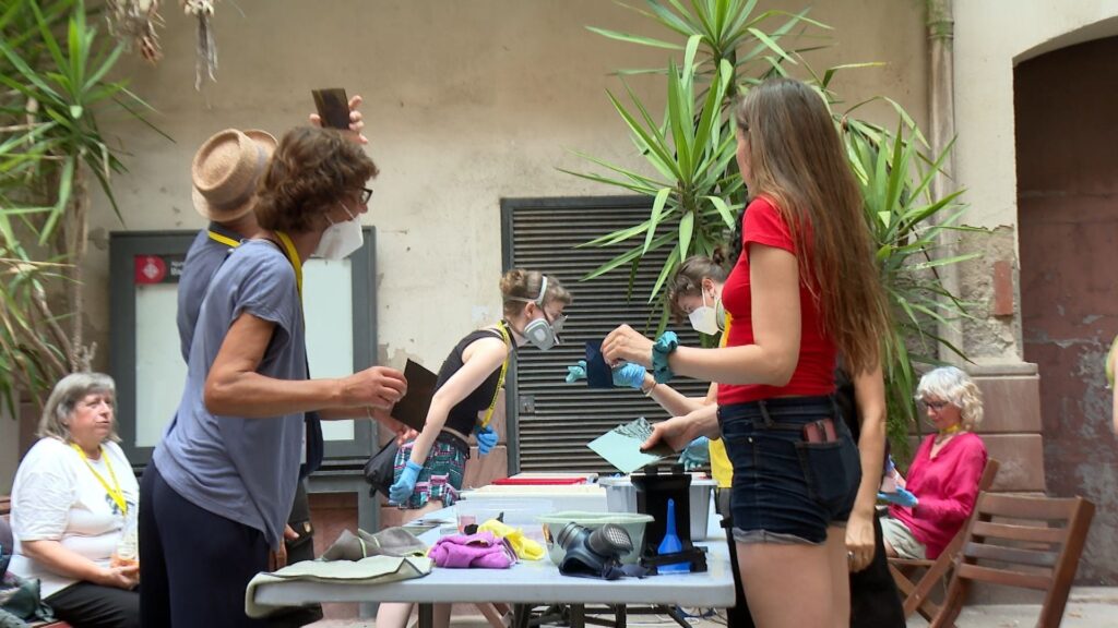 L'Experimental Photo Festival converteix el barri Gòtic en un aparador de la fotografia experimental | exposicions, fotografia