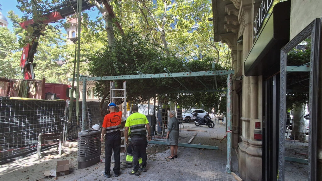 instal&middot;laci&oacute; p&egrave;rgola