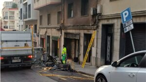 Tornen a cremar tres contenidors al Guinardó: els veïns temen que sigui el mateix piròman del 2025