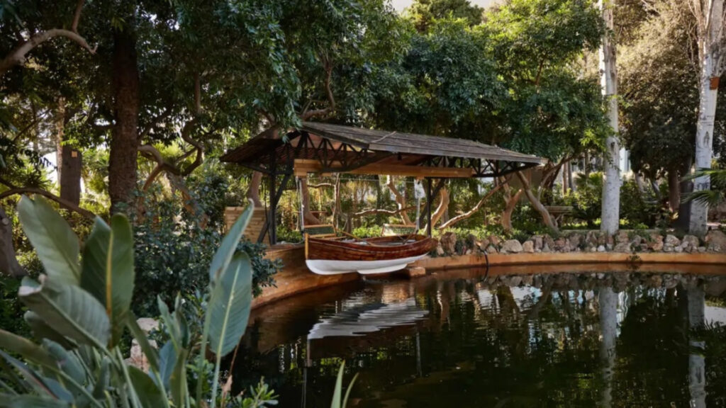 ¿Conoces el jardín más romántico de Barcelona? | Barrios, jardines