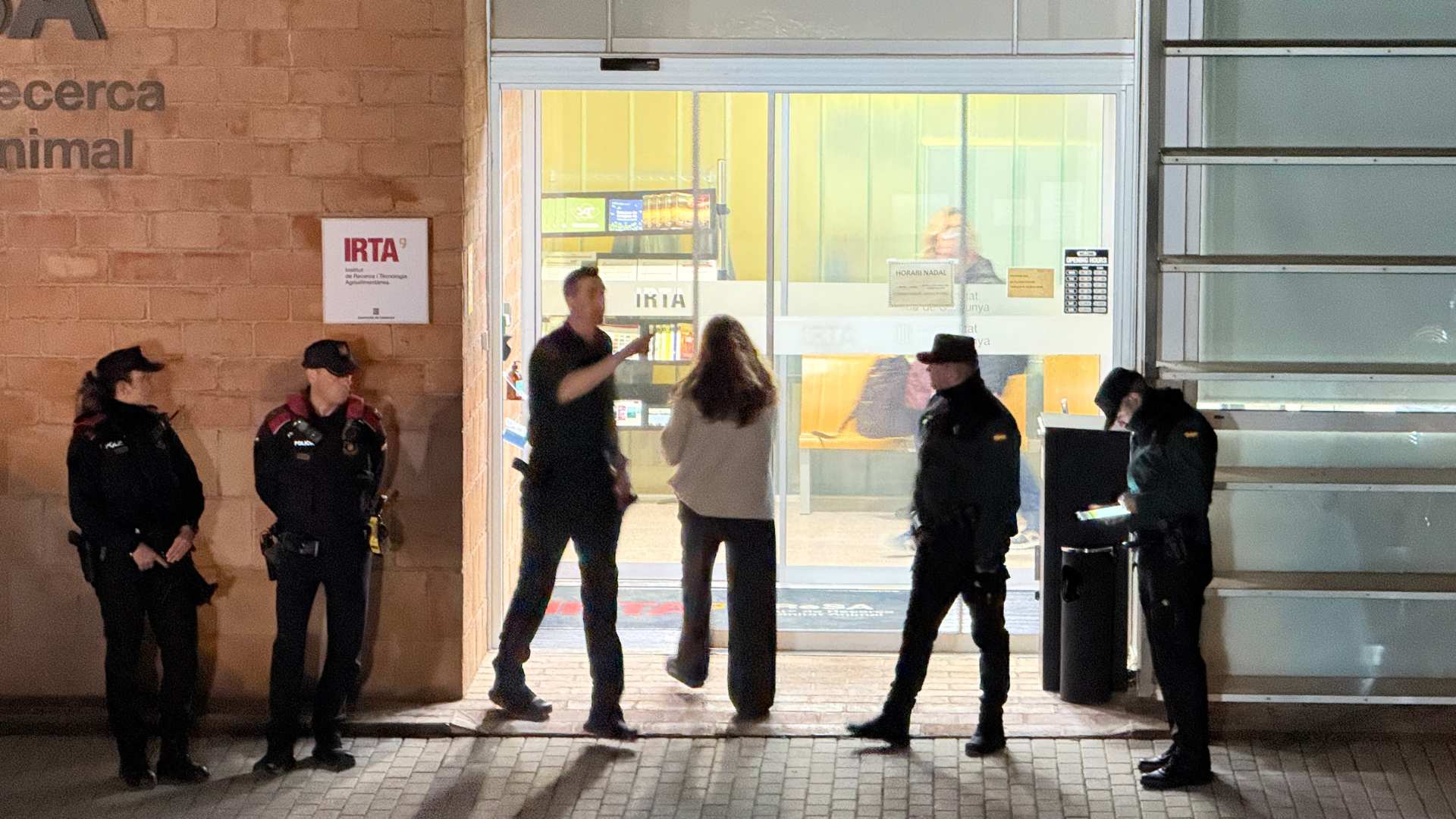 Mossos i Guàrdia Civil escorcollen per segon cop l’IRTA-CReSA pel brot de pesta porcina | Guàrdia Civil, investigació, jutjats, Mossos d'Esquadra, Pesta porcina