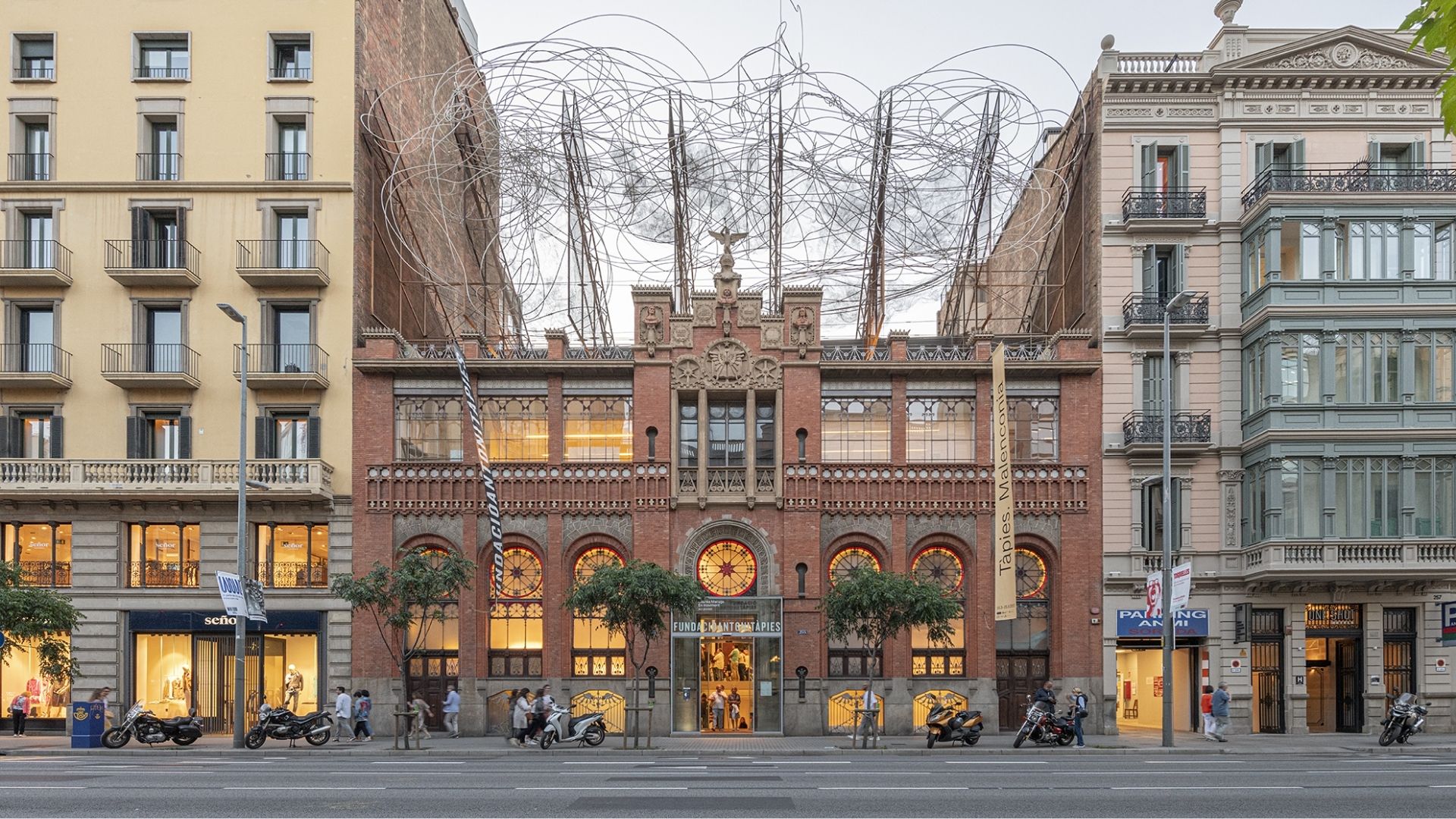 Museu Tàpies exterior façana