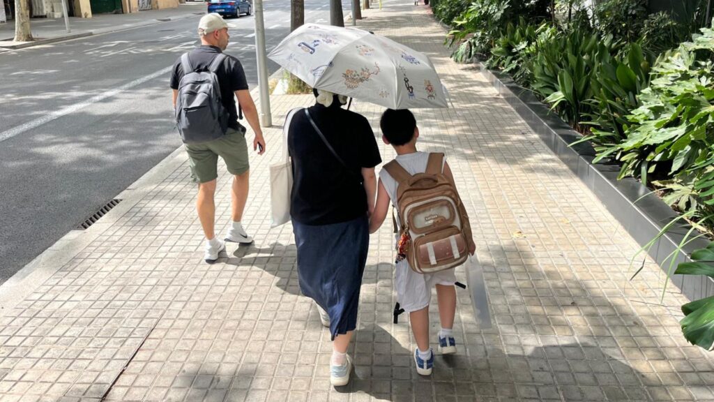 L'últim invent contra la calor que triomfa aquest estiu: "És com un aire condicionat de mà" | calor, estiu, onada de calor