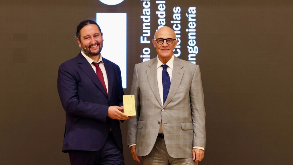 Marc Güell i Pelayo García de Arquer s'enduen els premis científics de la Fundació Banc Sabadell | ciència, noves tecnologies