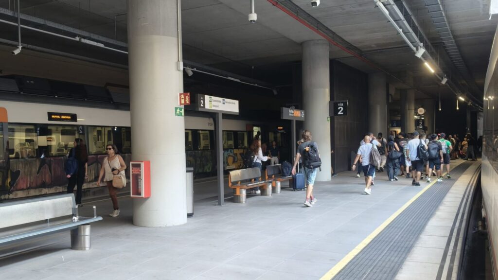 Rodalies retards robatori cable - Estació Sant Andreu