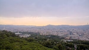 Plou a Barcelona? Així avancen els xàfecs i nuvolades del sud | DIRECTE