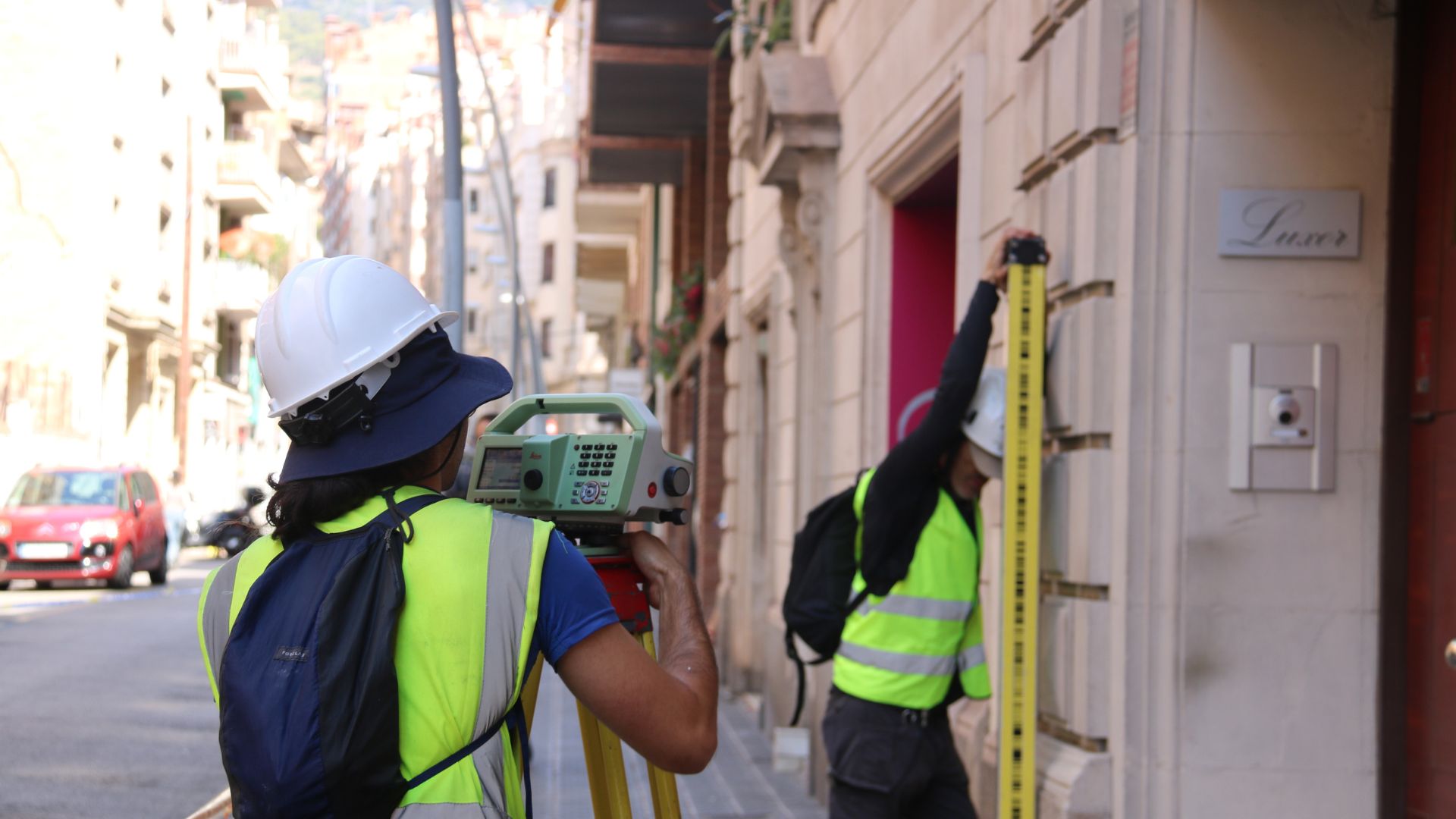 Així és com treballen els tècnics de Territori a la zona afectada per l'esvoranc de l'L9 | Departament de Territori i Sostenibilitat, infraestructures, L9, metro, obres