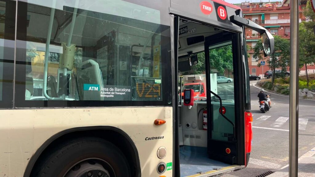 refor&ccedil; servei bus V29 estiu
