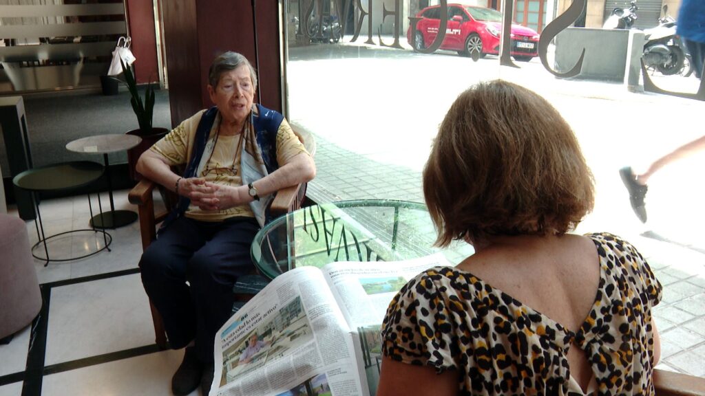 Viure en un hotel amb 86 anys, després de l'esvoranc de l'L9: "Ens fa falta estar a casa" | desallotjaments, Generalitat de Catalunya, gent gran, L9, obres