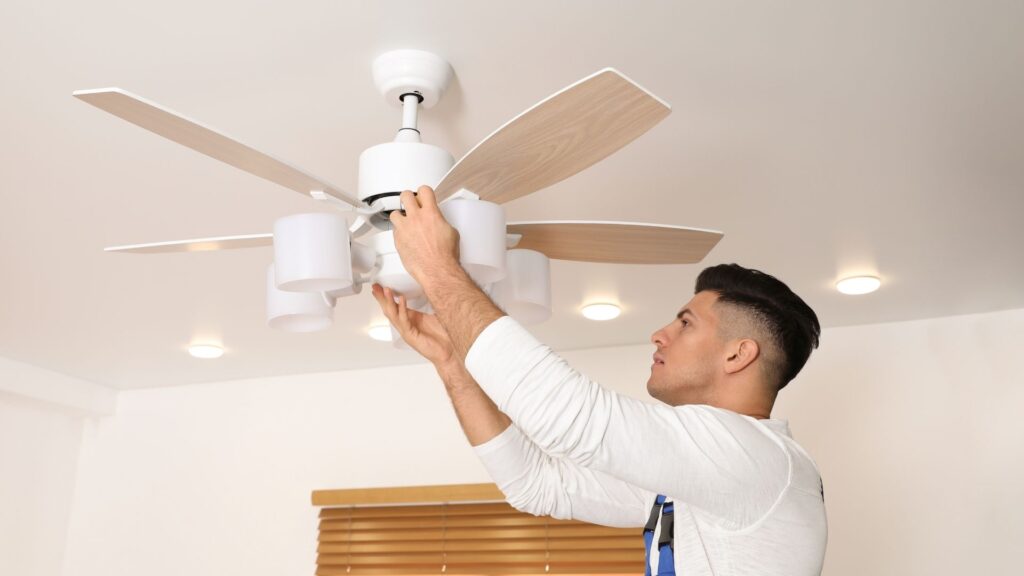 Ventiladors de sostre: l'alternativa a l'aire condicionat que estalvia fins a un 90 % de llum | calor, estalvi energètic, onada de calor