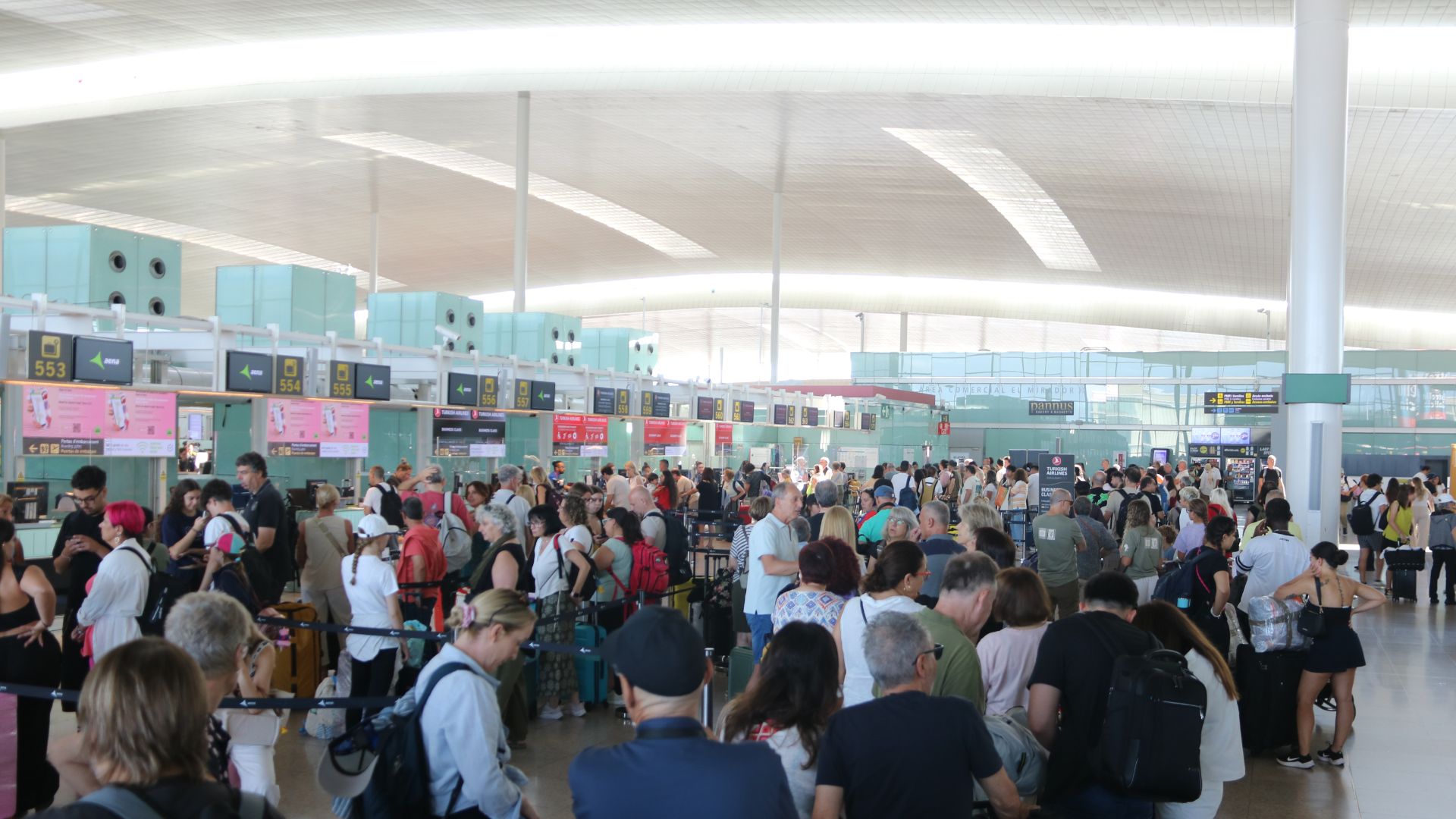 Aeroport Prat controls Itàlia