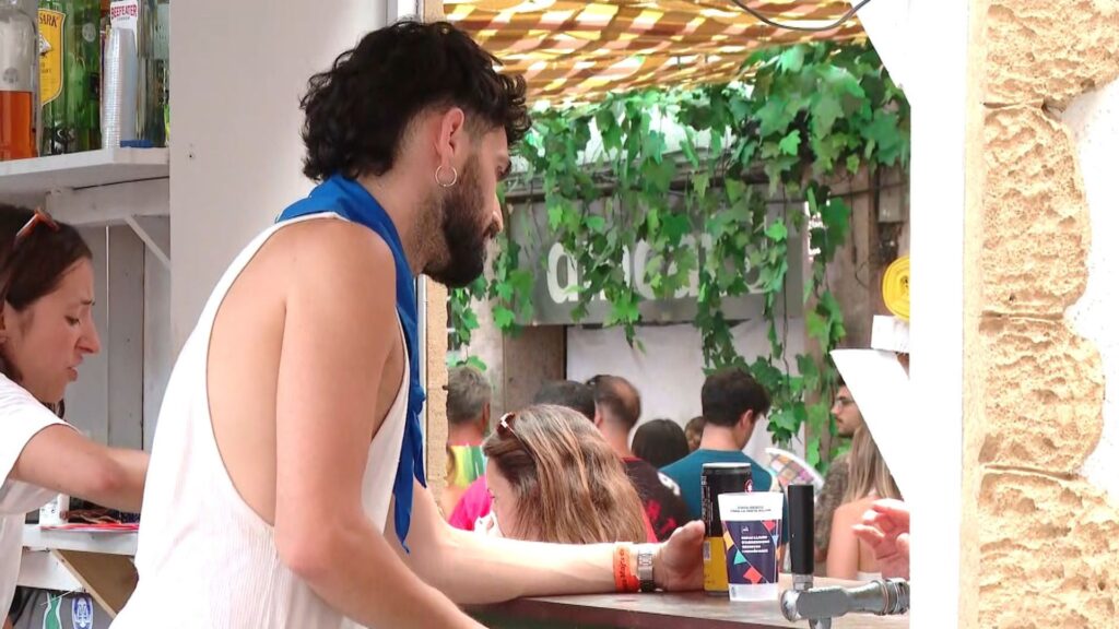 Comissions de Gràcia es reinventen contra l'alcohol: "Hem de ser un reflex de la societat" | begudes alcohòliques, Festa Major de Gràcia, festes majors, incivisme