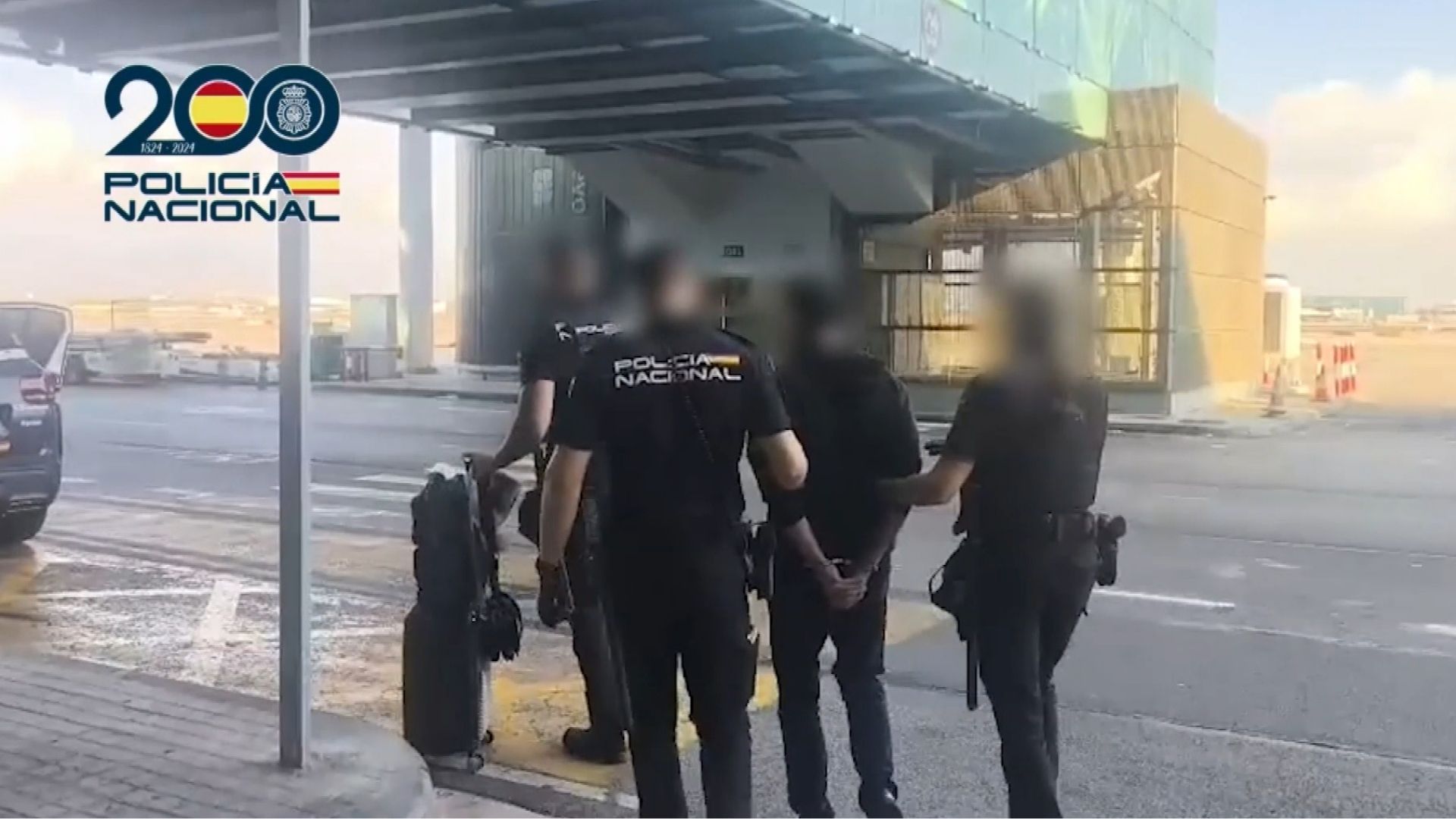 home detingut policia nacional cocaïna maleta tràfic drogues