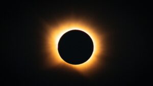 Barcelona viu l’eclipsi del segle: així s’ha seguit el fenomen, i així l’hem explicat