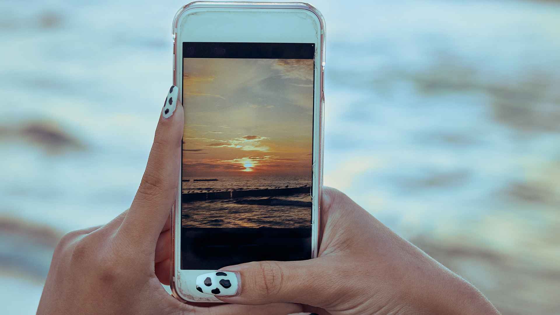 riscos de fotografiar l'eclipsi solar amb el mobil