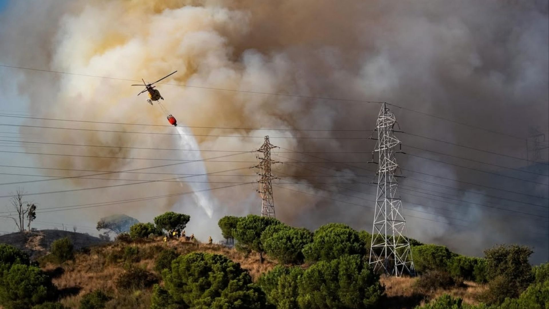 helicòpter bombers extinció incendi collserola