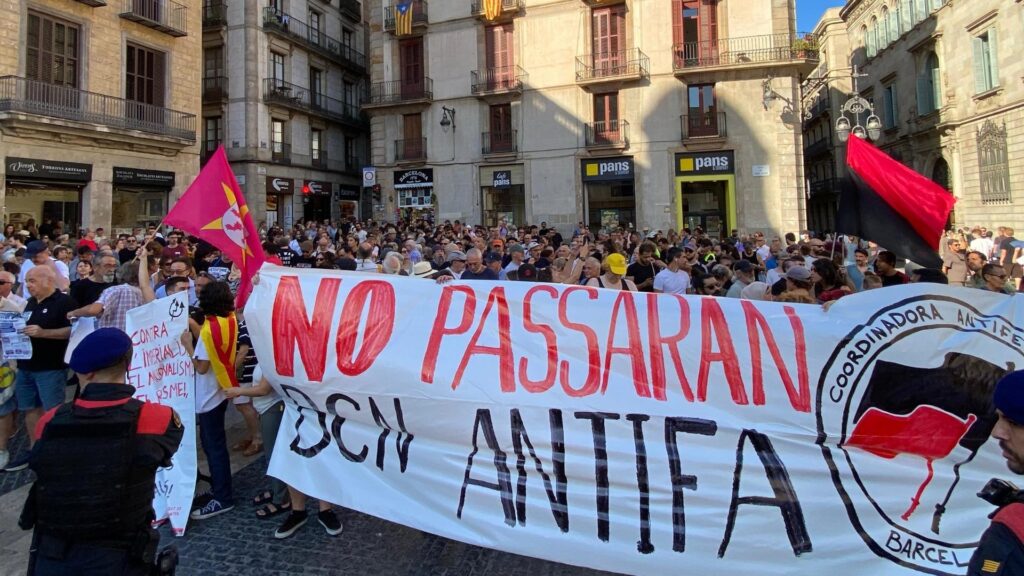 concentració antifeixista plaça de Sant Jaume Barcelona