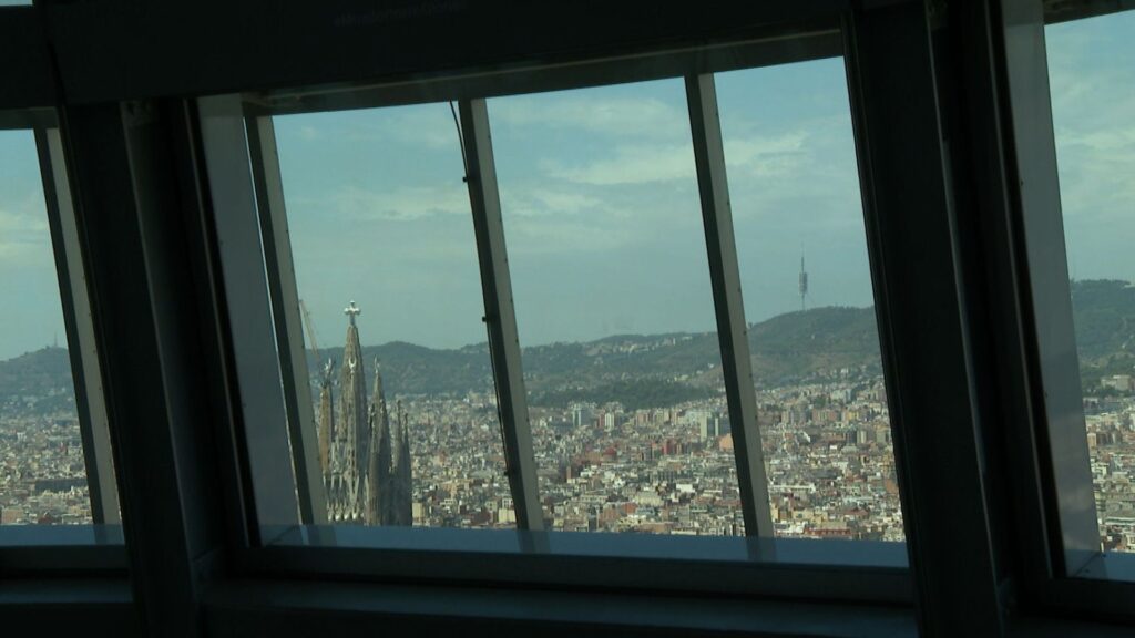 Miradors i hotels de Barcelona es preparen per oferir les millors vistes de l'eclipsi | astronomia, eclipsi, hotels
