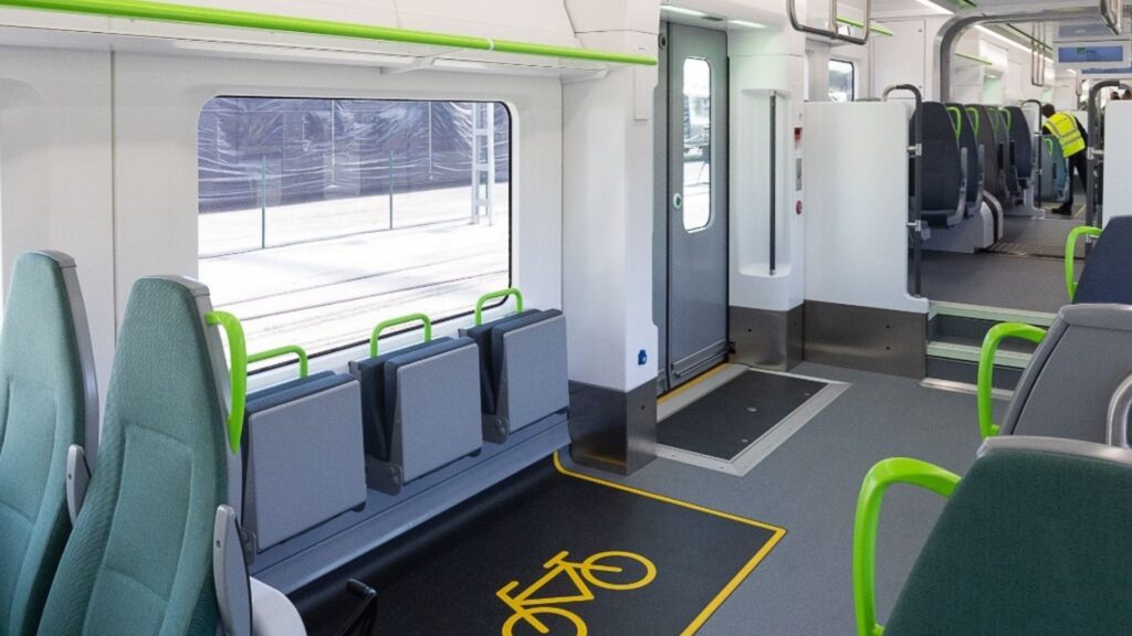 Adif fa les primeres proves amb trens del nou accés ferroviari a l'aeroport de Barcelona-el Prat | Adif, Aeroport Josep Tarradellas Barcelona-el Prat, FGC, Rodalies