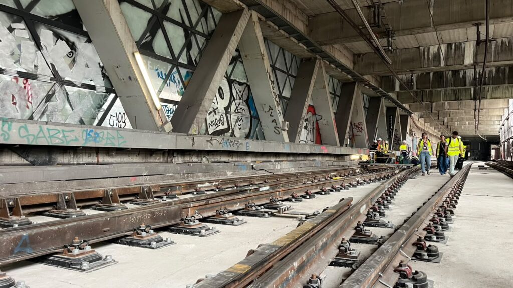 Les obres de l'L1 encaren la recta final després de renovar 2,1 km de via | Laia Bonet, metro, obres, TMB