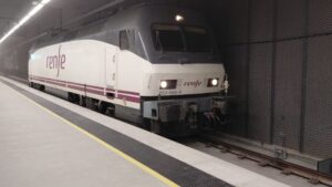 Adif fa les primeres proves amb trens del nou accés ferroviari a l’aeroport de Barcelona-el Prat