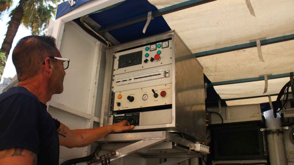 Vehicle per restablir les comunicacions en cas d'emerg&egrave;ncia 