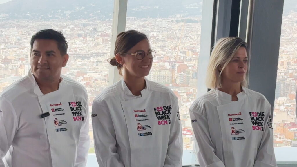 Carlota Claver al costat de la xef Susana Casanova