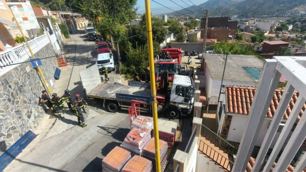 camió encastat Torre Baró