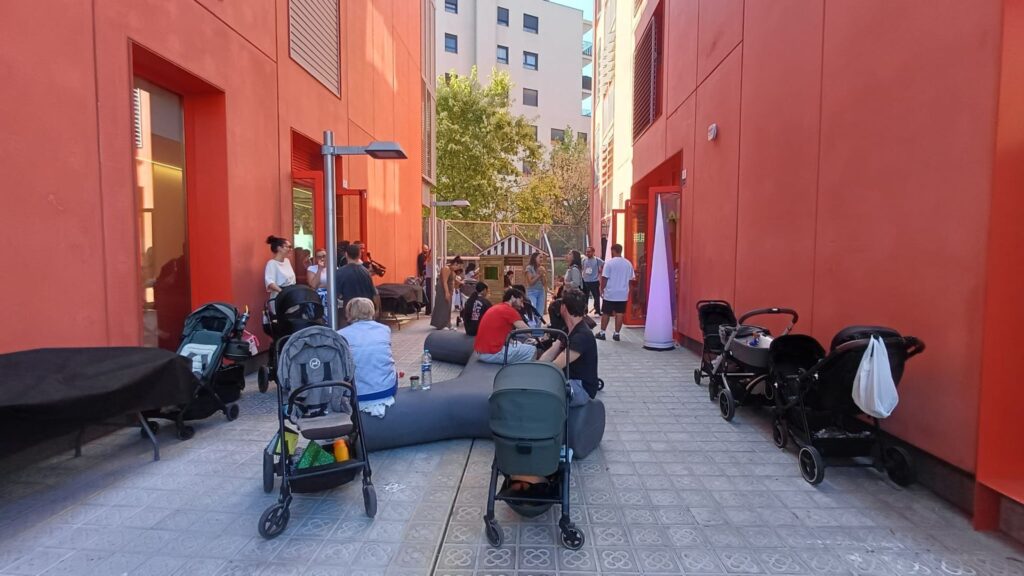 casal infantil marina prat vermell