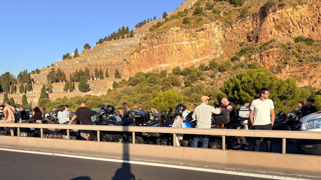 Tallada la ronda del Litoral durant sis hores per un camió bolcat | Accidents, Guàrdia Urbana, ronda del Litoral