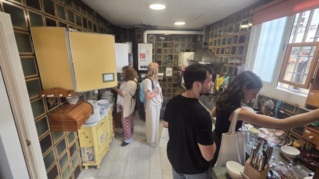 Els mercats en pisos particulars guanyen adeptes a Barcelona amb una aposta per la reutilització | emprenedors, mercats, moda, reciclatge, vendes