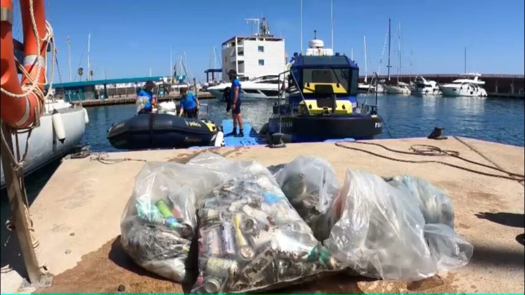 Limpiador de latas de lecho marino Barceloneta
