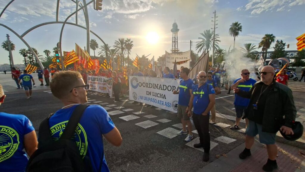 Una altra mobilització de treballadors del Port contra les retallades salarials | port de Barcelona, treballadors