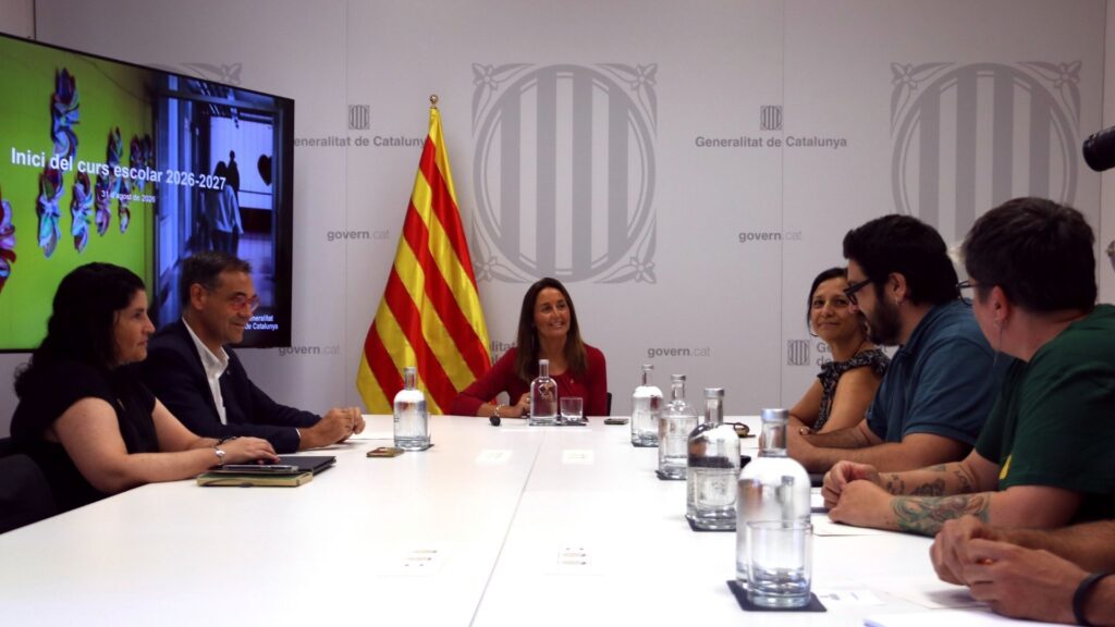 El curs començarà amb vaga a les escoles: fracassa el darrer intent per evitar-la | CGT, Departament d'Educació, USTEC, vaga