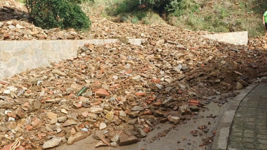 La runa al carrer de Cánoves a Sant Genís dels Agudells