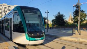 El TRAM torna a circular a Glòries després d’un estiu de talls per les obres a la Gran Via