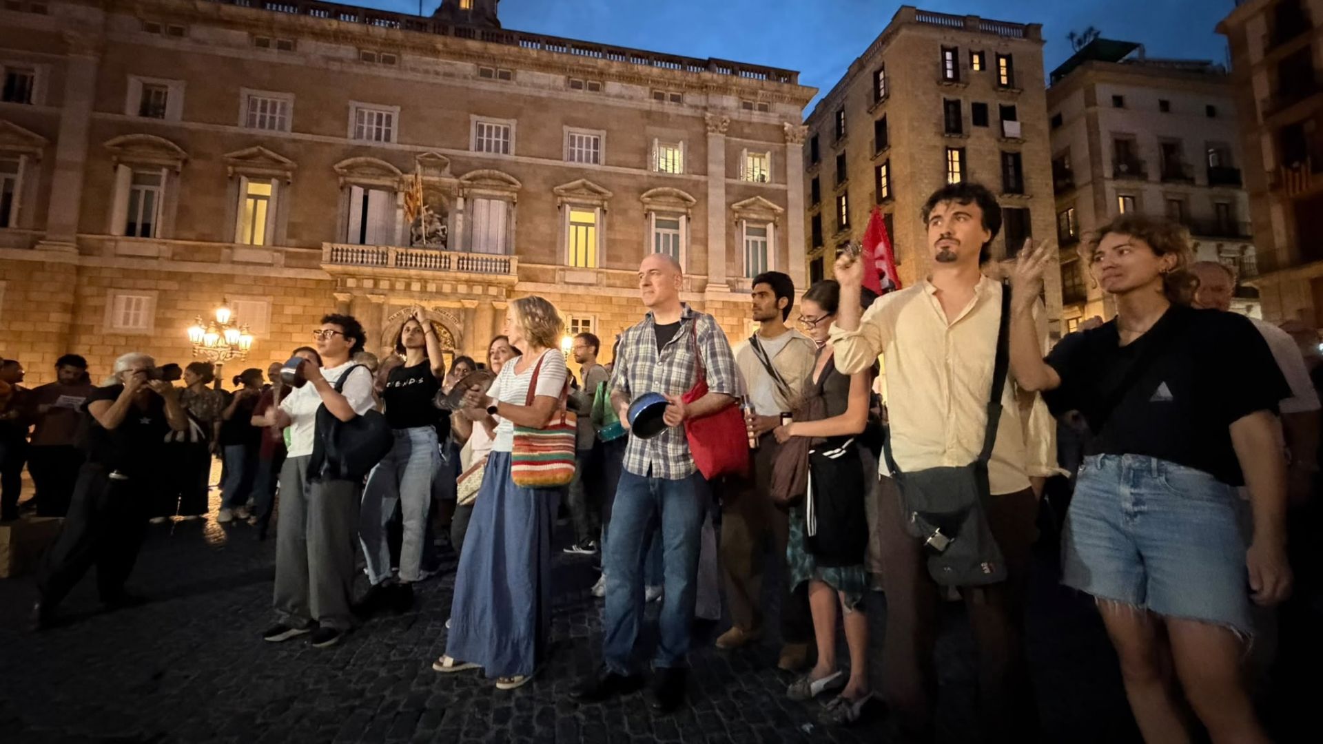 Cassolada per l'habitatge a la plaça de Sant Jaume