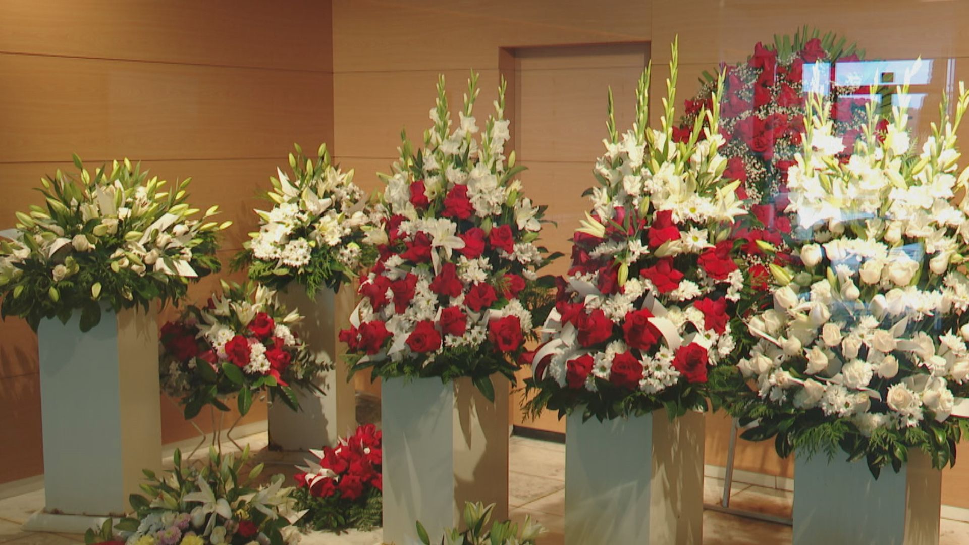 Les flors, el unico IVA rebaixat de l'estructura funeraria