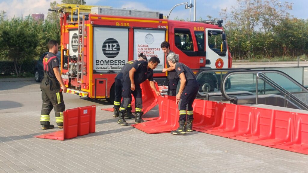 Prueba piloto de protección de vallas del metro por lluvias intensas
