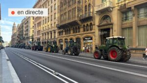 Tractorada a Barcelona: Acaba la protesta i els 200 tractors arriben a les rondes | DIRECTE